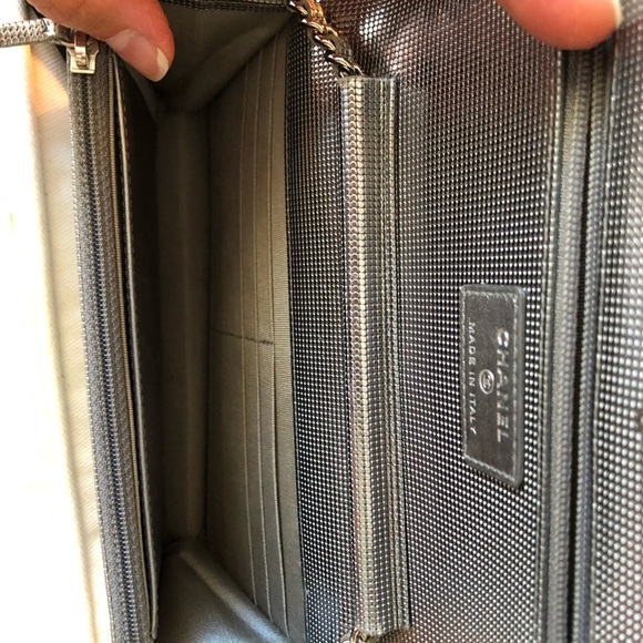 AUTHENTIC!!!  CHANEL QUILTED WALLET ON A CHAIN - Picture 9 of 14